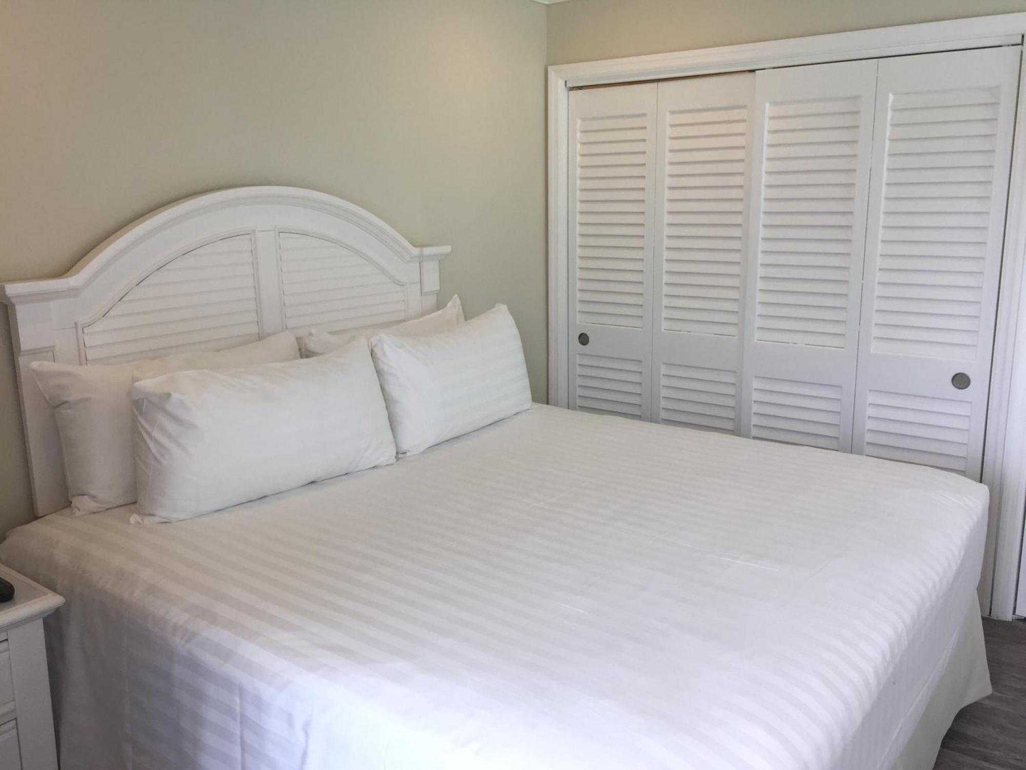 Dolphin Cove (Adults Only) Villa Freeport Room photo